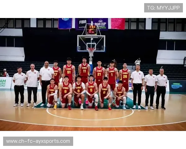 CBA球员技艺精湛，赛场上的精彩瞬间感动全场，cba职业球员